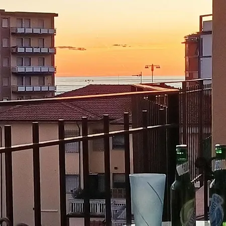 Sea View Terrace Apartment *